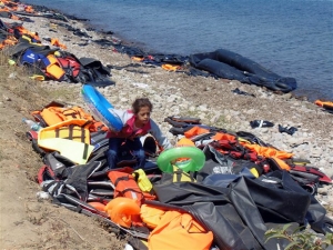 Νεκροί 11 πρόσφυγες μετά τη βύθιση σκαφών που τους μετέφεραν προς Κω