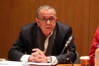 Μουζάλας: Δεν απηχούν τις θέσεις της Κομισιόν οι δηλώσεις Ντομπρόφσκις