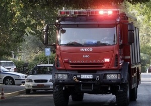 Λεωφορείο τυλίχθηκε στις φλόγες κοντά στο αεροδρόμιο του Ηρακλείου