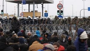 Πολωνία: Τον Δεκέμβριο θα ξεκινήσει η ανέγερση τείχους στα σύνορα με Λευκορωσία
