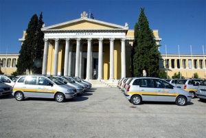 Η φτωχοποίηση σπάει και ξανασπάει τον ασφαλιστικό κουμπαρά