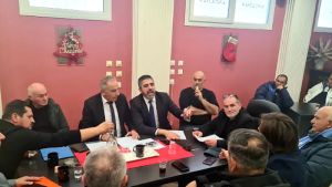 Θετική έκβαση στη συνάντηση της Συνομοσπονδίας Λαϊκών Αγορών με κυβερνητικούς εκπροσώπους