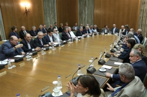 Κόκκινα δάνεια και προσφυγικό στο Υπουργικό Συμβούλιο της Τρίτης