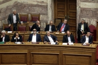 Κυβέρνηση: Κατώτερη των περιστάσεων η αντιπολίτευση