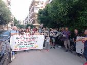 Θεσσαλονίκη: Συγκέντρωση αλληλεγγύης έξω από οικία που βγήκε σε πλειστηριασμό στη Νεάπολη (vid)