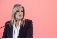 Γεννηματά: Πάνω από τη χώρα υπάρχει ένα τεράστιο «πωλείται»
