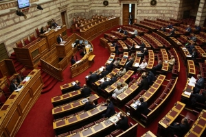 Συζήτηση στη Βουλή για τη διαφθορά και τη διαπλοκή (live)