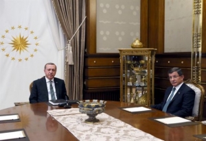 Τουρκία: Σε τεντωμένο σκοινί οι σχέσεις Ερντογάν - Νταβούτογλου