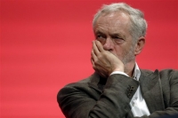 Κόρμπιν: Ο ηγέτης των Εργατικών στη Βρετανία έχασε την ψήφο εμπιστοσύνης