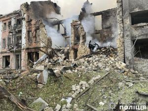Ουκρανία: Τουλάχιστον 20 τραυματίες από ρωσικό πλήγμα σε Μικολάιφ και Οδησσό