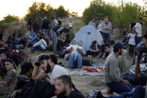 Ο φράχτης της Ουγγαρίας εκτρέπει αλλού τους πρόσφυγες - Θερμαίνεται ο Εβρος