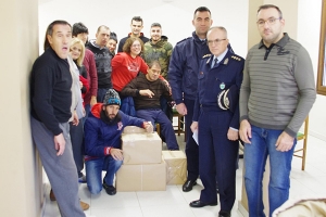 Παραδόθηκε βοήθεια σε είδη που συγκέντρωσαν οι αστυνομικοί