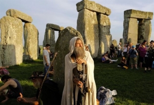 Ξεχωριστές γιορτές ανά τον κόσμο για την επίσημη έναρξη του καλοκαιριού
