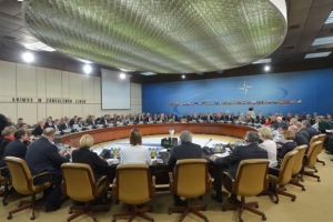 Η πρώην υπουργός Άμυνας της Γερμανίας πιθανή νέα ΓΓ του ΝΑΤΟ