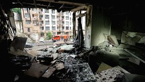 26 θύματα, μεταξύ των οποίων τρία παιδιά, από τα ρωσικά πλήγματα στο Κίεβο