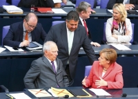 Spiegel: Διαμάχη Σόιμπλε - Γκάμπριελ για την Ευρώπη του μέλλοντος