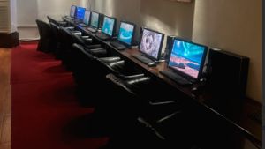 Συνελήφθησαν τέσσερα άτομα για παράνομες δραστηριότητες με φρουτάκια στη Θεσσαλονίκη