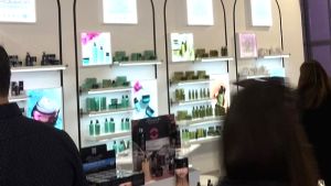 Σημαντική ανάπτυξη και προκλήσεις στην αγορά καλλυντικών μέχρι το 2025