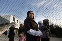 Κομισιόν: Απειλεί με κυρώσεις μέλη που δεν δέχονται πρόσφυγες από Ελλάδα-Ιταλία