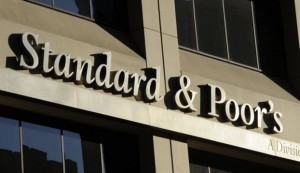 <div>Standard &amp; Poor's: Σε «αρνητική» υποβάθμισε την προοπτική της Βρετανίας</div>