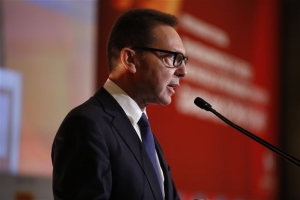 Σενάρια επιστημονικής φαντασίας τα περί νέου κόμματος από τον Γ. Στουρνάρα