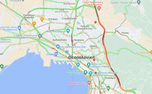 Θεσσαλονίκη: Σε βαθύ κόκκινο ο περιφερειακός – Ουρές πολλών μέτρων και σήμερα