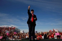 Πούτιν: Οι ΗΠΑ δεν είναι «Μπανανία» και το... ψυχογράφημα Τραμπ