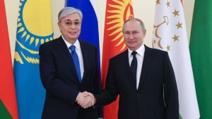 Διαρκείς τηλεφωνικές κλήσεις Τοκάγεφ – Πούτιν για Καζακστάν
