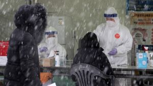 Παρατείνονται για δύο εβδομάδες τα περιοριστικά μέτρα στη Νότια Κορέα
