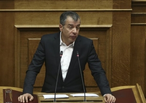 Θεοδωράκης: Η χώρα σέρνεται και δεν θα φύγει μπροστά χωρίς μεταρρυθμίσεις