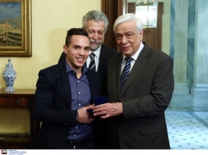 Παυλόπουλος με αθλητές που διακρίθηκαν στο Ευρωπαϊκό Πρωτάθλημα