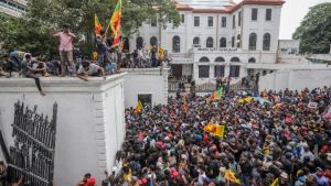 «Εγκλωβισμένος» ο πρόεδρος της Σρι Λάνκα – Απέτυχε στην προσπάθειά του να εγκαταλείψει την χώρα