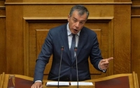Θεοδωράκης: Η Ελλάδα παραμένει εγκλωβισμένη στα μνημόνια