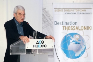 Αντιπαράθεση Μπουτάρη - νεολαίας ΣΥΡΙΖΑ για πανό στο δημαρχείο