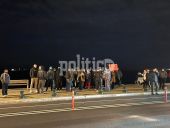 Θεσσαλονίκη: Διαμαρτυρία μπροστά από γνωστό καφέ-μπαρ για την υπόθεση βιασμού της 24χρονης (pic &amp; vids)