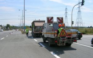 Εργασίες διαγράμμισης στην Παλαιά Εθνική Οδό Θεσσαλονίκης _Σερρών από την Περιφέρεια Κεντρικής Μακεδονίας