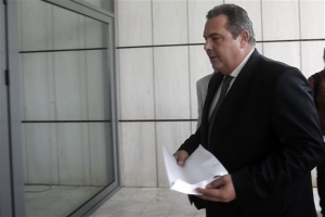Επαναφέρονται τα εκτός έδρας για στρατιωτικούς με απόφαση του Καμμένου