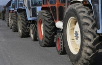 <div>Εκλεισαν επ' αόριστον τα Τέμπη - Σε διαφορετική γραμμή τα μπλόκα των αγροτών</div>