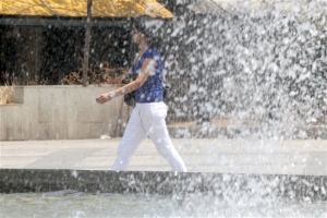 Έρχεται μίνι καύσωνας - Στους 40 βαθμούς ο υδράργυρος την Τρίτη
