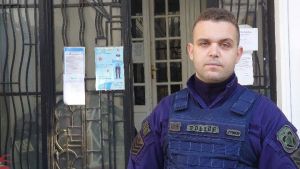 Θεσσαλονίκη: αστυνομικός εξιστόρεί «Μαχαίρωσε τη γυναίκα μπροστά στα μάτια μας»