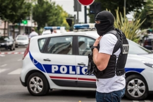 Ο 18χρονος Αντελ Κερμίς έσφαξε τον ιερέα σε εκκλησία στη Γαλλία - Ανάληψη ευθύνης από το ISIS