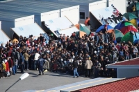 Ασφυξία και στη Σάμο από τους εγκλωβισμένους πρόσφυγες