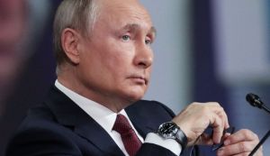 Ο Πούτιν υπέγραψε διάταγμα που προβλέπει ισόβια για την κατηγορία της εσχάτης προδοσίας