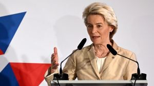 Με τον βασιλιά Κάρολο Γ΄ θα συναντηθεί σήμερα η Ούρσουλα φον ντερ Λαίεν για το «άνοιγμα νέου κεφαλαίου»