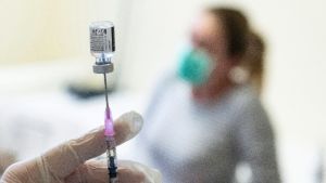 Καναδάς: Οι αρχές εγκρίνουν το εμβόλιο των Pfizer-BioNTech για τους εφήβους από 12 ετών