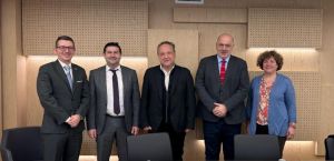 Συνάντηση Αγγελούδη με τη διοίκηση της ΕΥΑΘ: Αντικαθίστανται παλαιά δίκτυα ύδρευσης &amp; αποχέτευσης