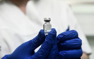 Θεσσαλονίκη: Υψηλός τίτλος αντισωμάτων στο 100% των εμβολιασθέντων υγειονομικών στο «Γ. Γεννηματάς» μετά τη 2η δόση