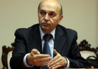 Κόσοβο: Βουλευτές έριξαν αβγά στον πρωθυπουργό μέσα στη Βουλή