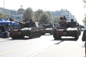 Θεσσαλονίκη: Drones, anti-drones και όπλα AI «πρωταγωνιστούν» στη φετινή στρατιωτική παρέλαση