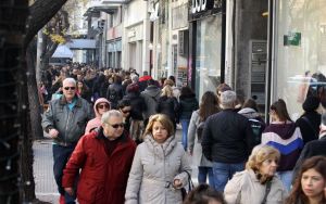 Εμποροϋπάλληλοι Θεσ/νίκης: «Δεν μπορούν να παίζουν με την υγεία των συναδέλφων»